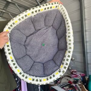 Cozy Gray Pet Bed with Patterned Edge